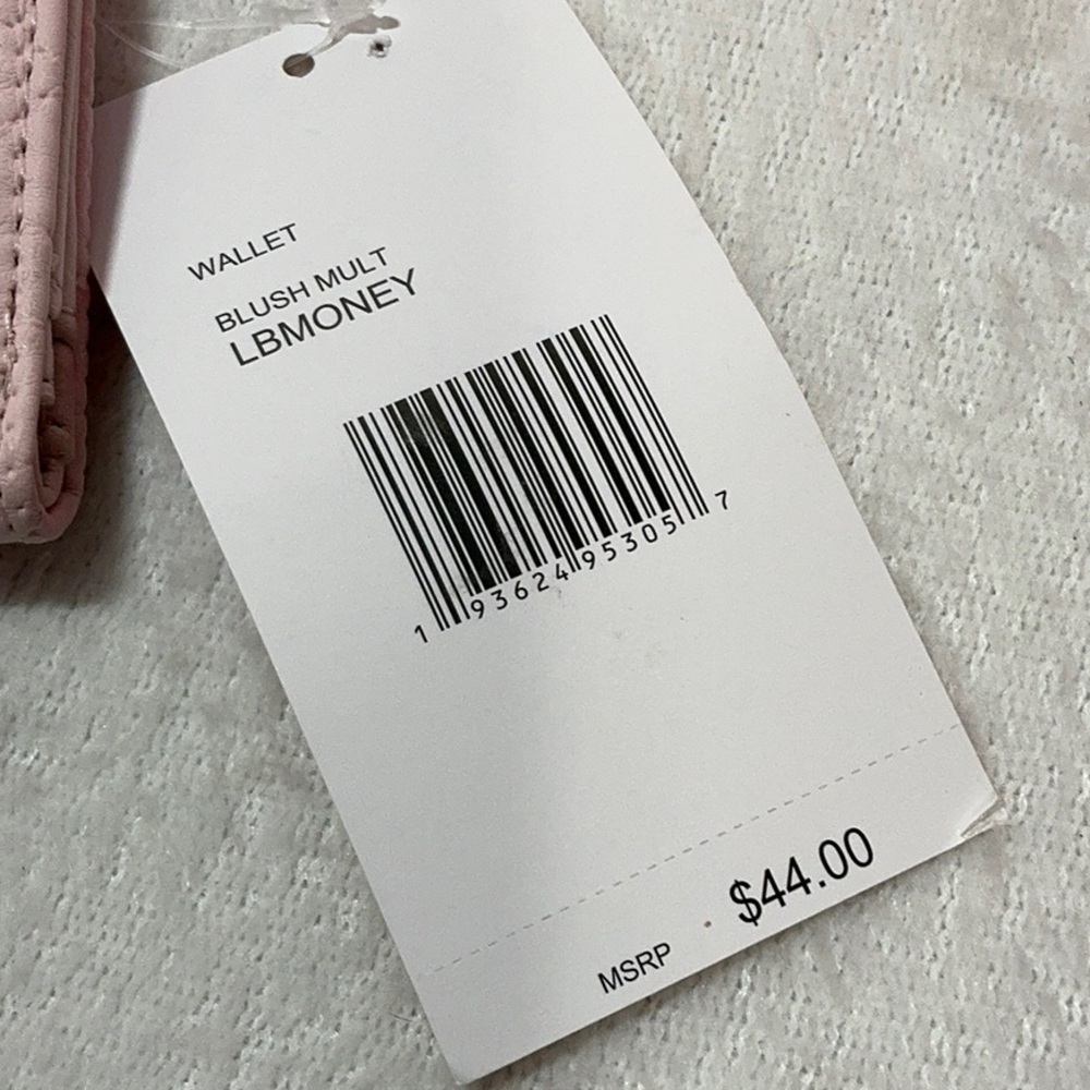 Betsey Johnson Light Pink Heart Quilted Wallet - Picture 4 of 7